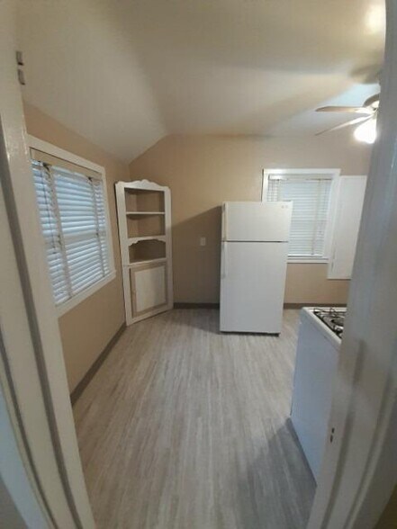 More Photos Of 3226 W St, Sacramento Apartments For Sale