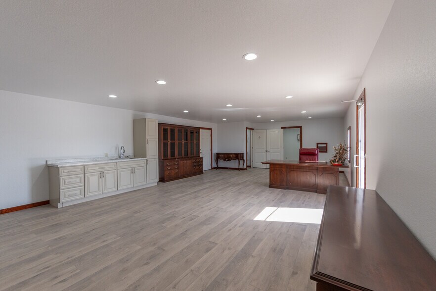 More Photos Of 1000 N 5th St, Kenedy Land For Sale