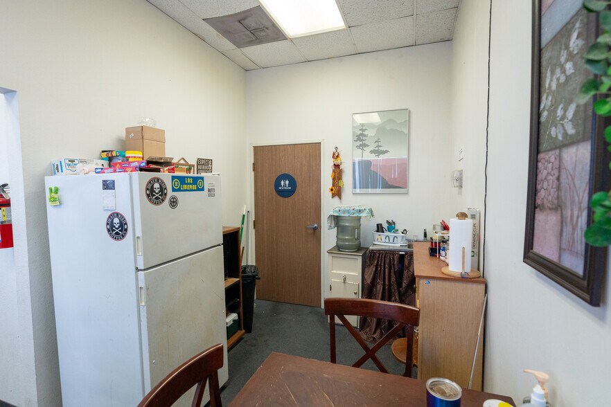 More Photos Of 601 Broadway St, El Centro Storefront For Sale