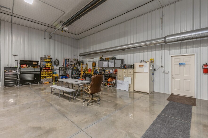 More Photos Of 33083 Ute Ave, Waukee Flex For Sale