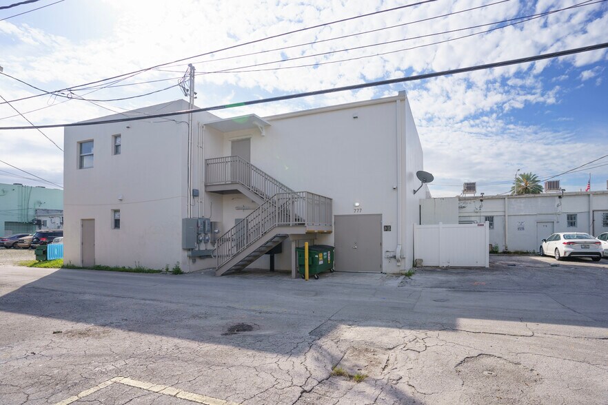 More Photos Of 777 NE 125th St, North Miami Storefront For Sale