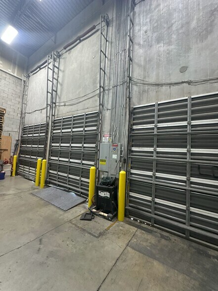 More Photos Of 3301-3389 NW 97th Ave, Miami Warehouse For Sale