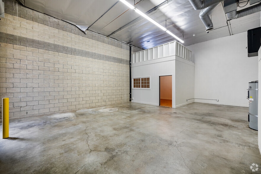 More Photos Of 11837-11845 Teale St, Culver City Warehouse For Lease