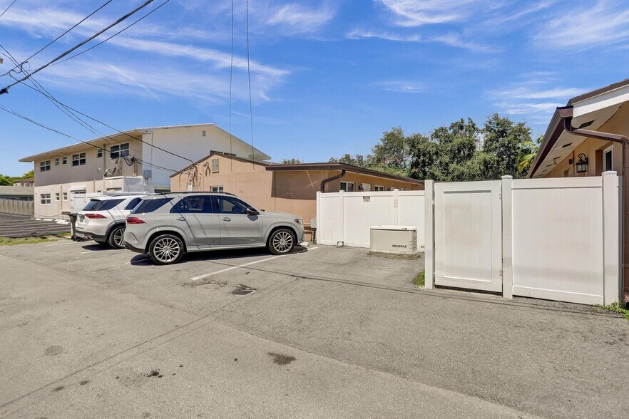 More Photos Of 1722 Madison St, Hollywood Assisted Living For Sale