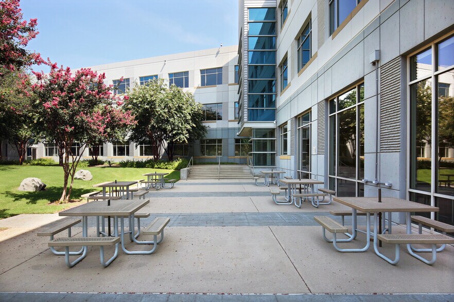 More Photos Of 5000 Headquarters Dr, Plano Office For Lease