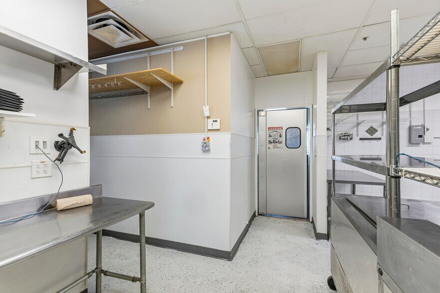 More Photos Of 160 Cypress Point Pky, Palm Coast General Retail For Sale