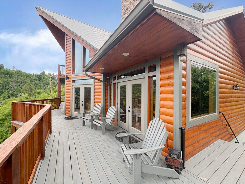 More Photos Of 433 Red Hawk Way, Gatlinburg Specialty For Sale