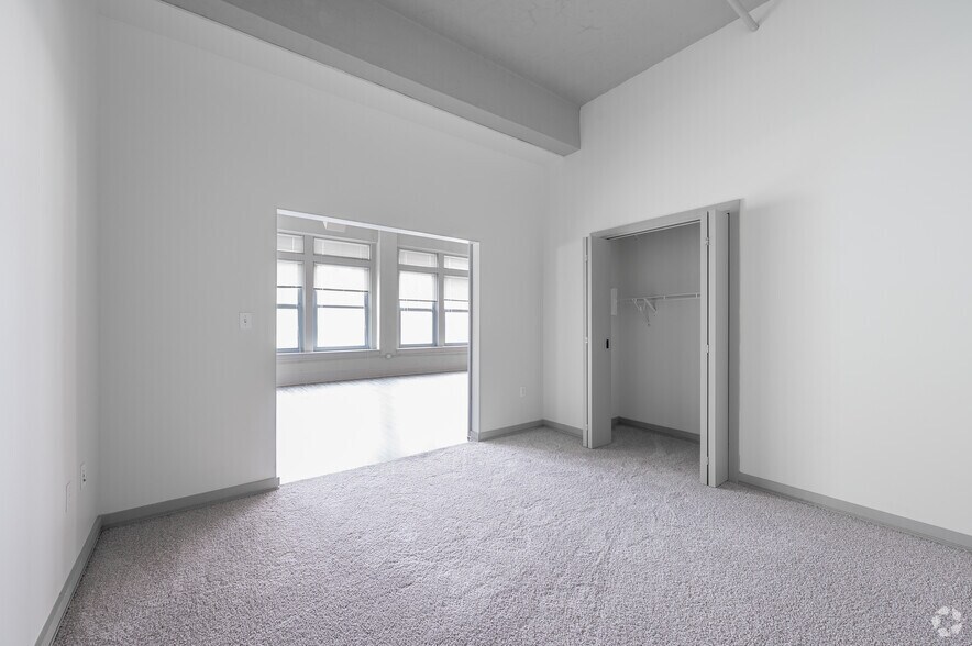 More Photos Of 2010-2020 Euclid Ave, Cleveland Apartments For Lease