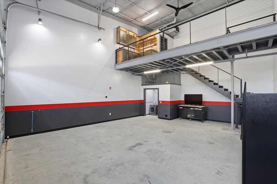 More Photos Of 6767 All Stars Ave, Frisco Showroom For Sale