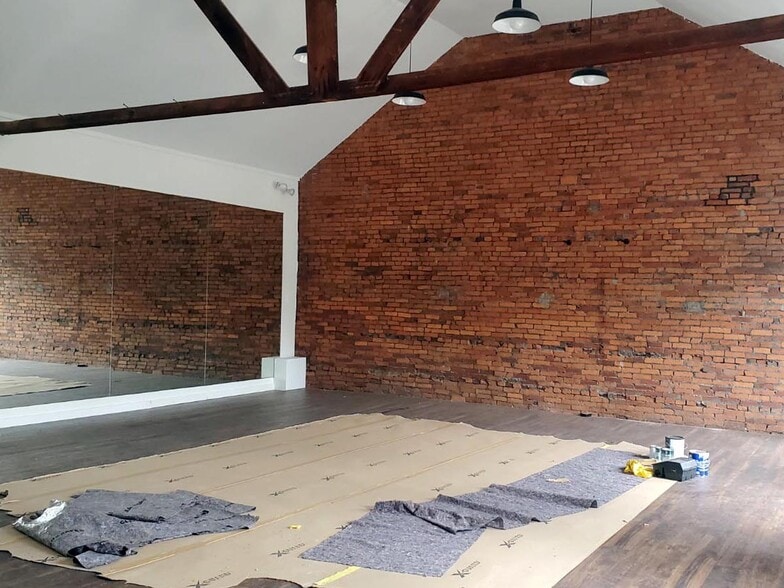 More Photos Of 220 W Philadelphia St, York Restaurant For Sale