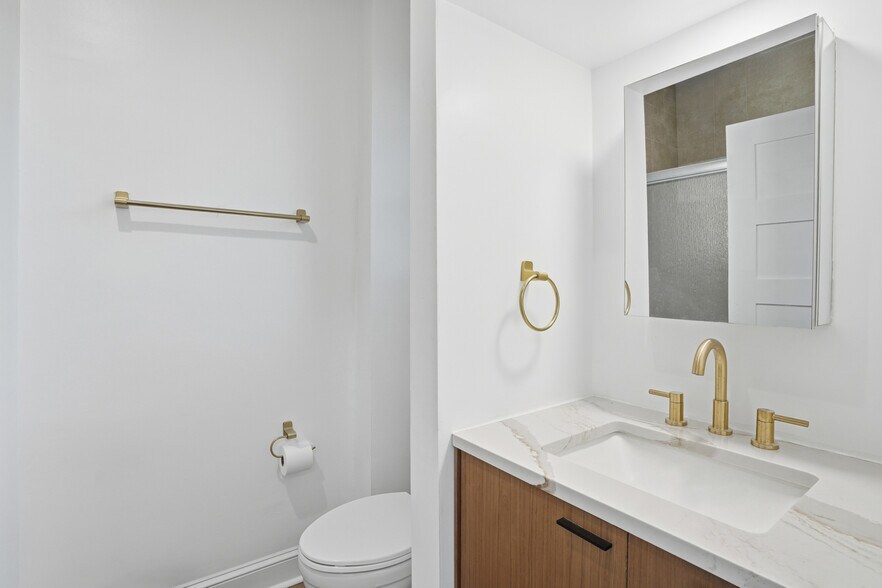 More Photos Of 313 C St SE, Washington Multifamily For Sale