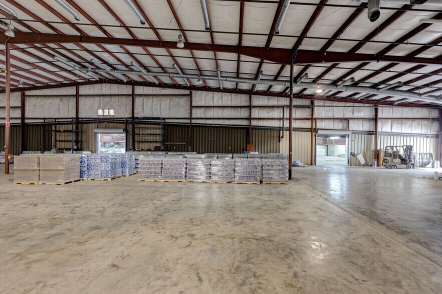 More Photos Of 25389 Blakely Rd, Arlington Warehouse For Lease
