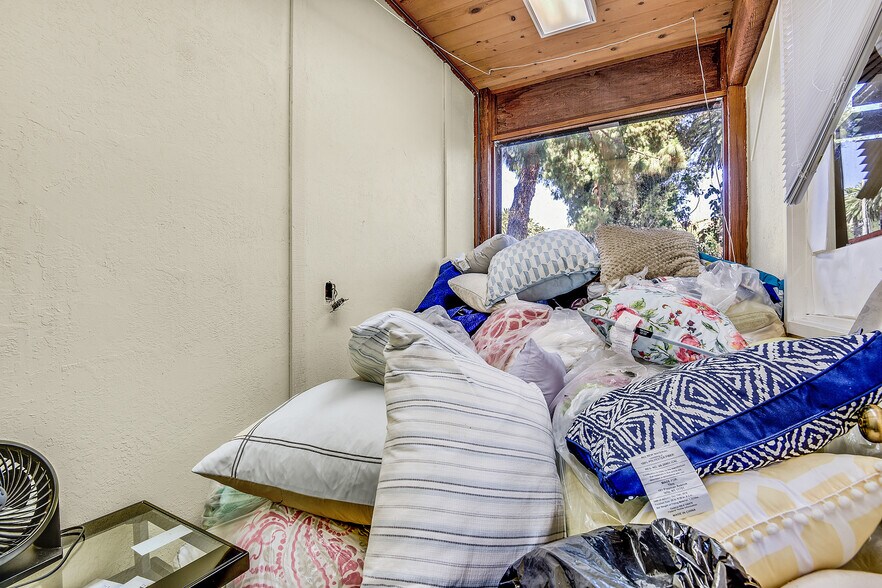 More Photos Of 43213 Mission Blvd, Fremont Office For Sale