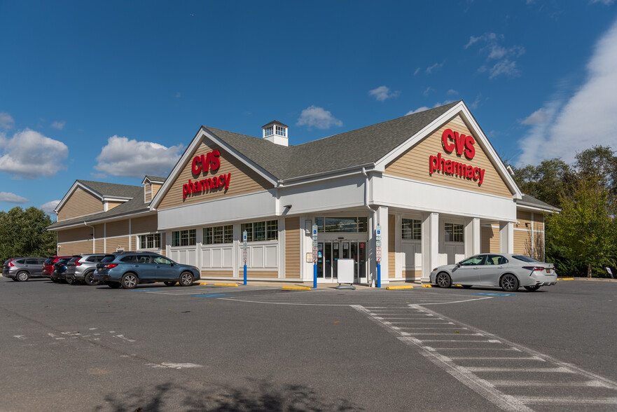 Primary Photo Of 2 Ashton Rd, Ashton Convenience Store For Sale