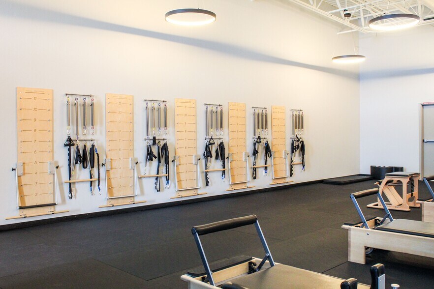 More Photos Of 7 Spectrum Loop, Colorado Springs Storefront Retail Office For Lease