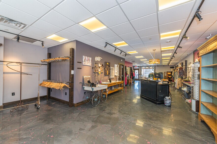 More Photos Of 8-10 White Hall Rd, Towaco Storefront Retail Office For Lease