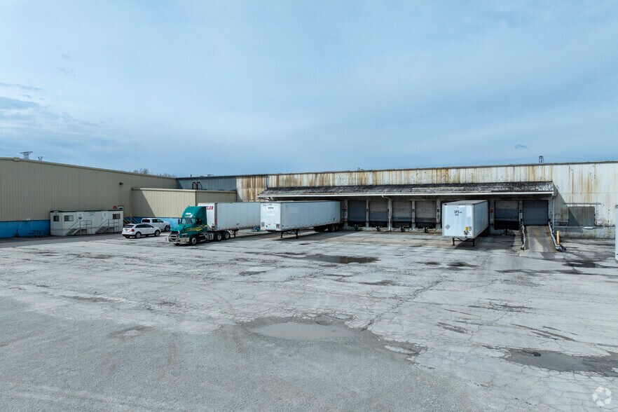 More Photos Of 13850 Cottage Grove Ave, Dolton Manufacturing For Lease