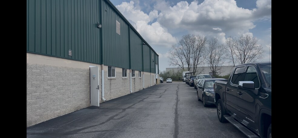 More Photos Of 7156 Sulier Dr, Temperance Manufacturing For Lease