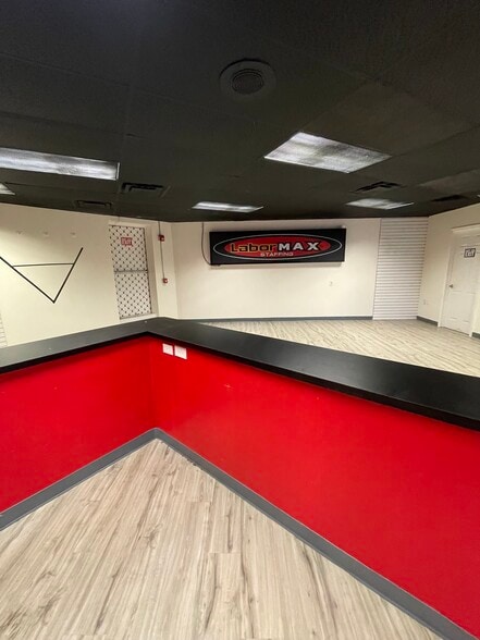 More Photos Of 4814-4818 Mcknight Rd, Pittsburgh Freestanding For Lease