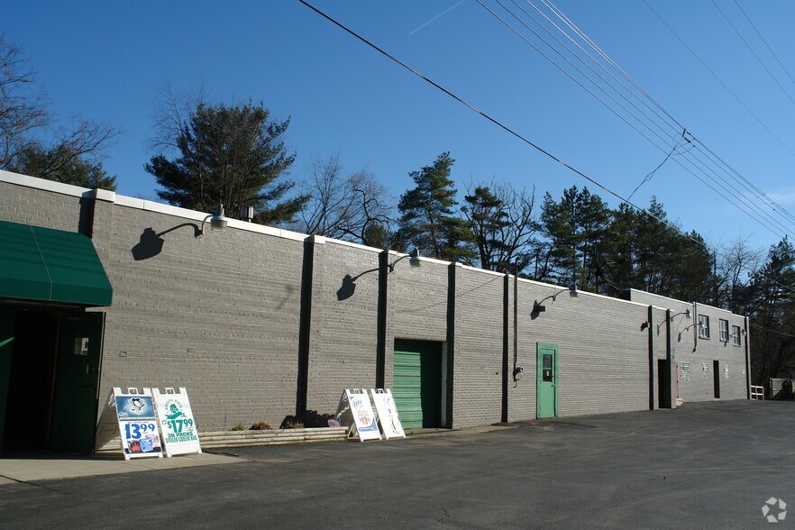 More Photos Of 2600-2604 Golden Mile Hwy, Plum Freestanding For Lease