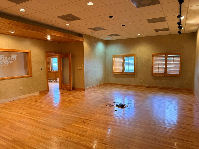 More Photos Of 7491 Ulmerton Rd, Largo Medical For Lease