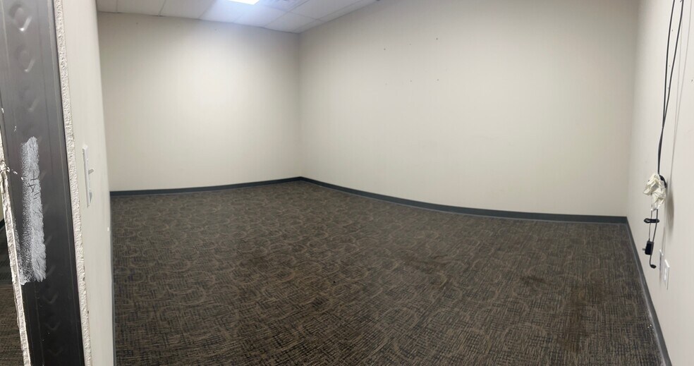 More Photos Of 2100 Aluminum Ave, Hampton Warehouse For Lease