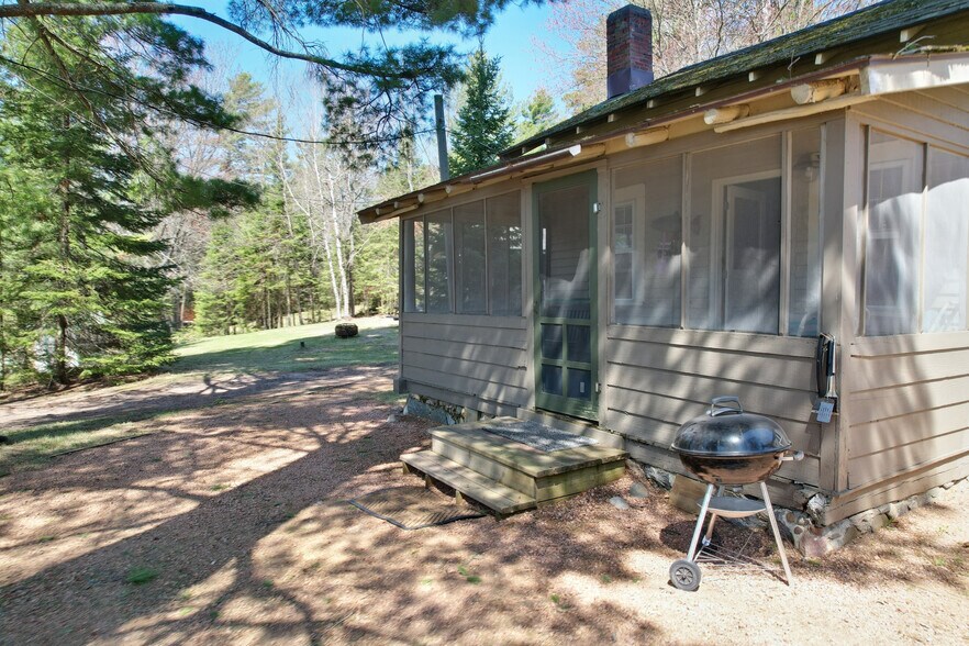 More Photos Of 8475 Hillcrest Ln, Saint Germain Hotel For Sale