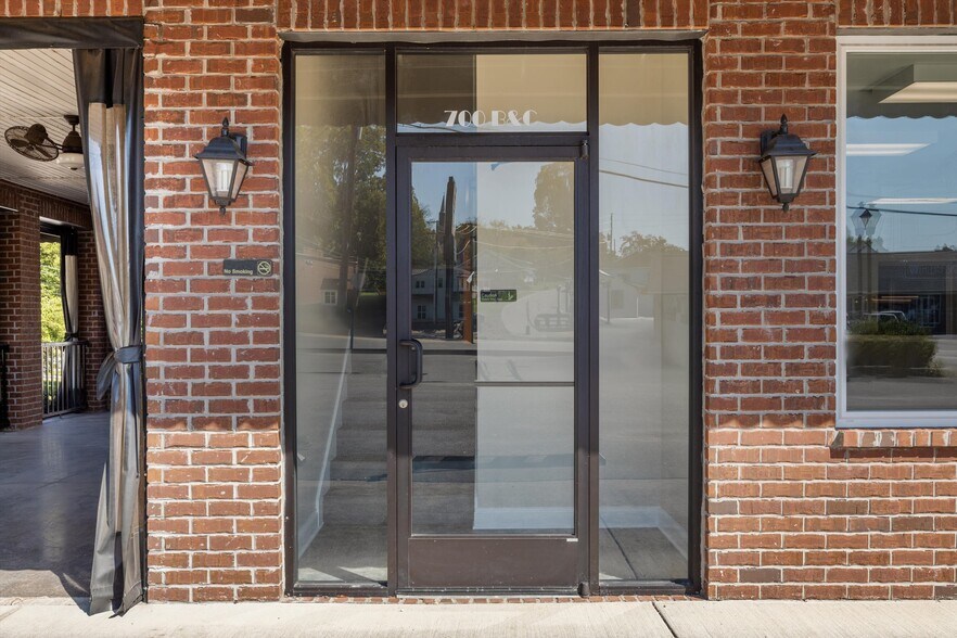 More Photos Of 700 Grove St, Loudon Office For Sale