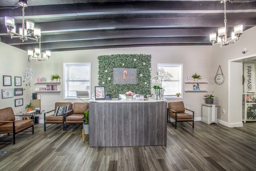 More Photos Of 1500 South St, Leesburg Storefront Retail Office For Sale