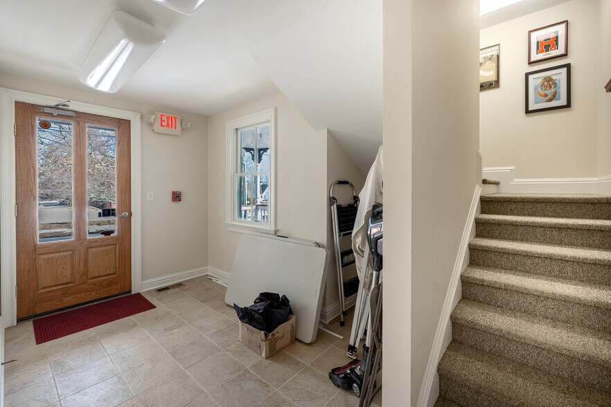 More Photos Of 27 Catoonah St, Ridgefield General Retail For Sale