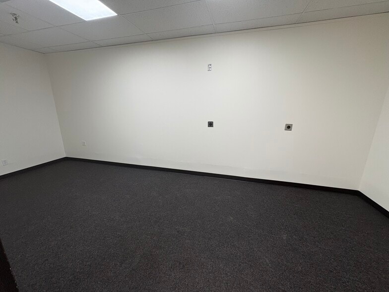 More Photos Of 4400 S Wayside Dr, Houston Unknown For Lease