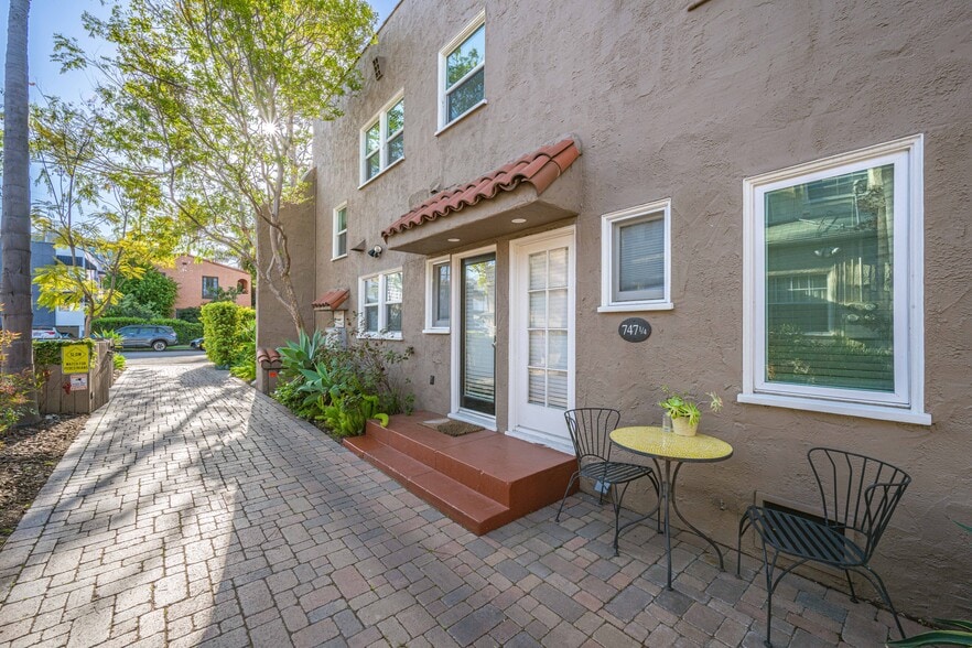 More Photos Of 745 N Hayworth Ave, Los Angeles Apartments For Sale