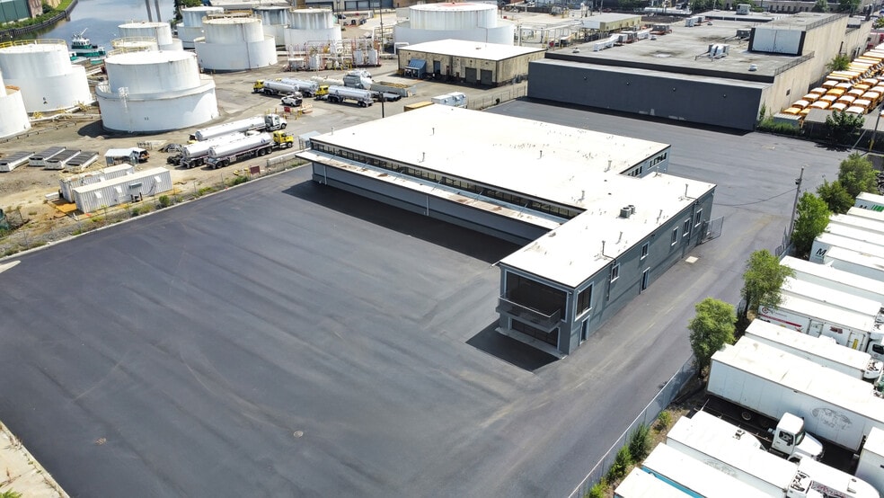 Primary Photo Of 360 Kingsland Ave, Brooklyn Warehouse For Lease