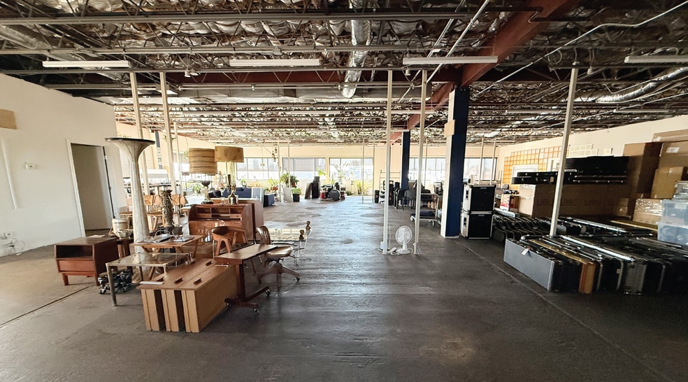 More Photos Of 81 Apollo St, Brooklyn Flex For Sale