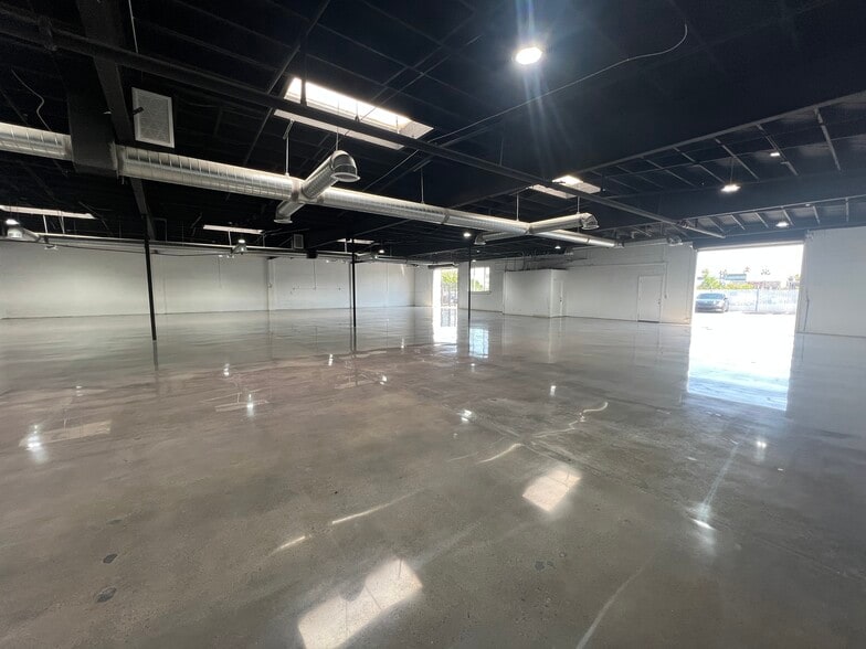 More Photos Of 3316-3318 Burton Ave, Burbank Warehouse For Sale