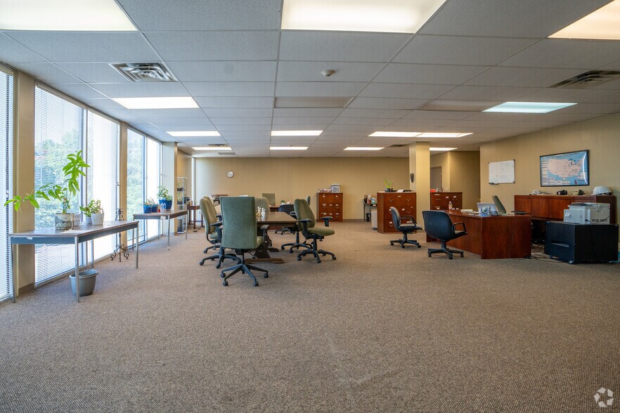 More Photos Of 200 Beacon Pky W, Birmingham Office For Sale