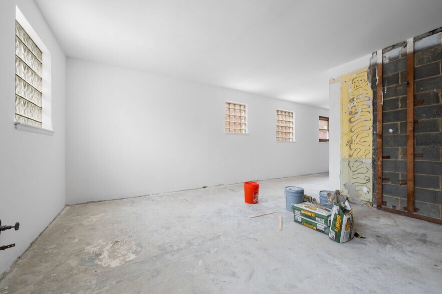 More Photos Of 2024-2032 W Schaaf Rd, Cleveland General Retail For Sale