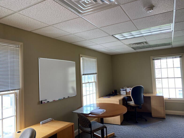 More Photos Of 211 Somerville Rd, Bedminster Office For Sale