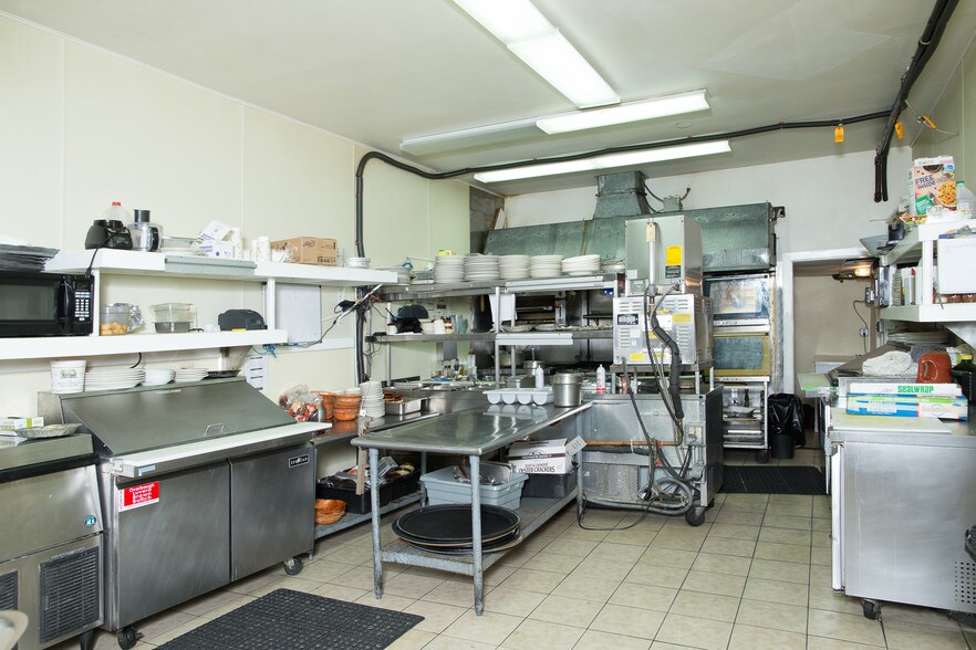 More Photos Of 7 Main St, Catskill Restaurant For Lease