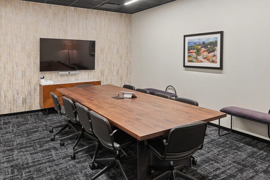 More Photos Of 200 W 41st St, New York Coworking Space