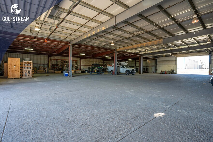 More Photos Of 5630 Airline Rd, Henderson Manufacturing For Lease