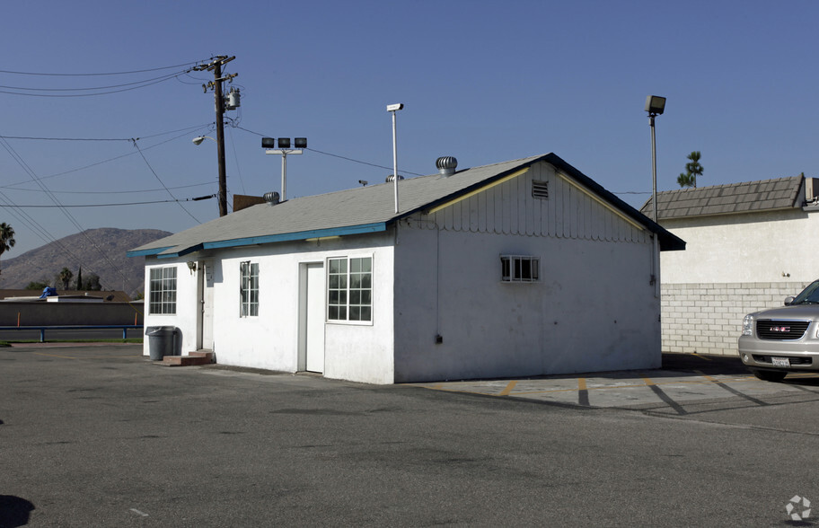 Primary Photo Of 17270 Valley Blvd, Fontana Auto Dealership For Lease