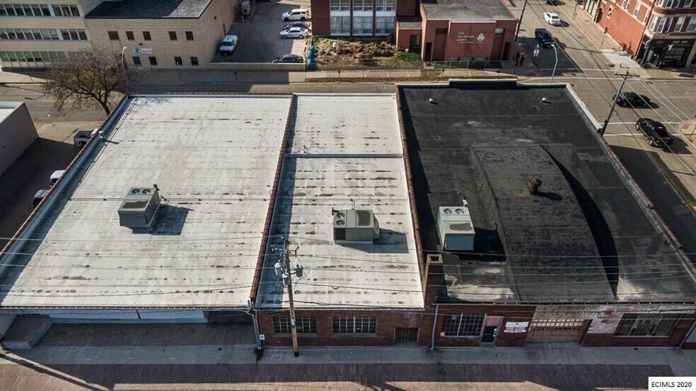 More Photos Of 1084 Iowa St, Dubuque Light Manufacturing For Lease