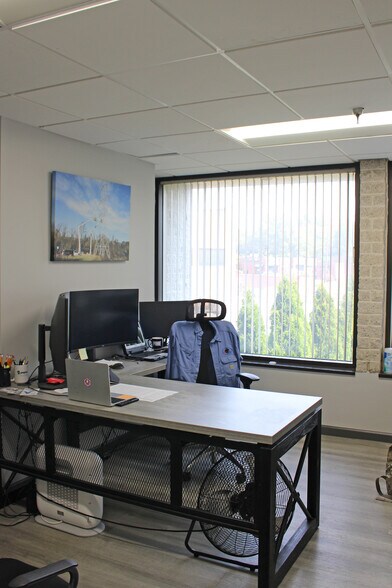 More Photos Of 101 Ritchie Rd, Capitol Heights Warehouse For Sale