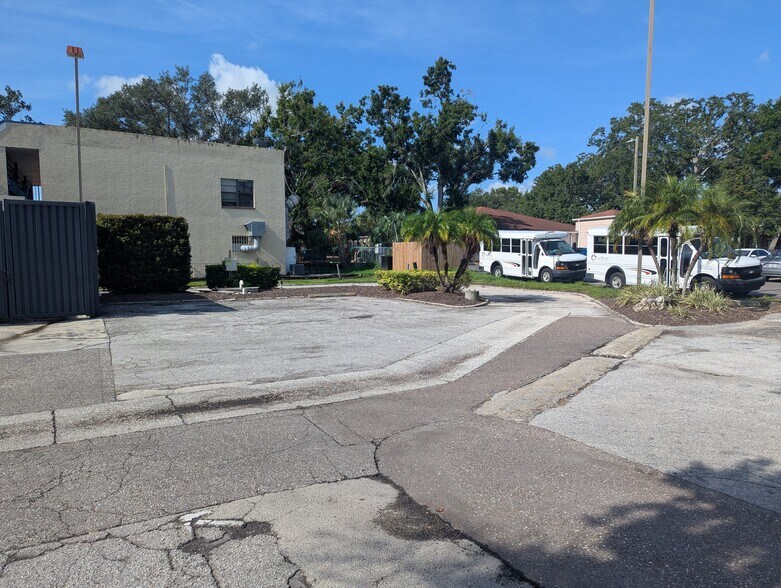 More Photos Of 8550 N Dale Mabry Hwy, Tampa Fast Food For Lease