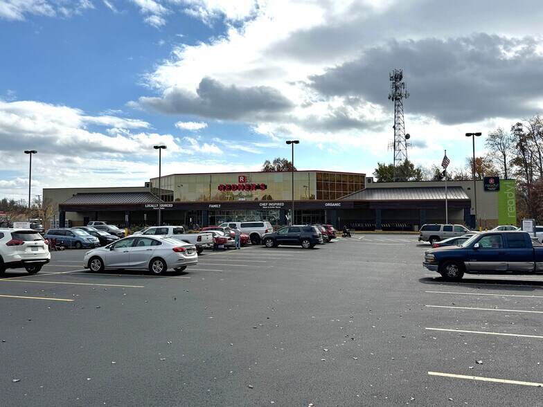 More Photos Of 2126 N Fountain Green Rd, Bel Air Supermarket For Sale