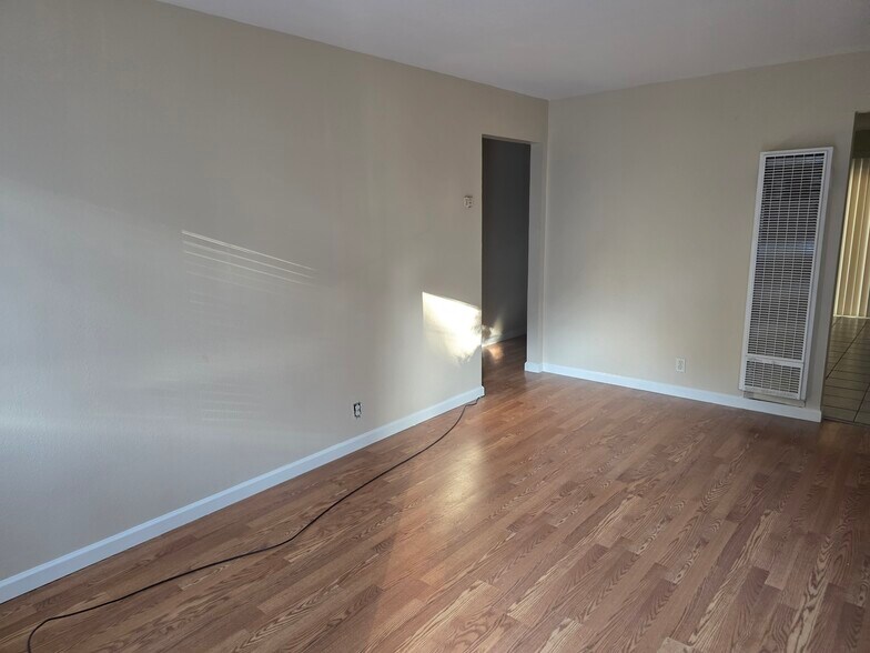 More Photos Of 9716 Mountain Blvd, Oakland Apartments For Sale