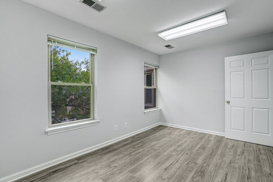 More Photos Of 4314-4330 Evergreen Ln, Annandale Office For Sale