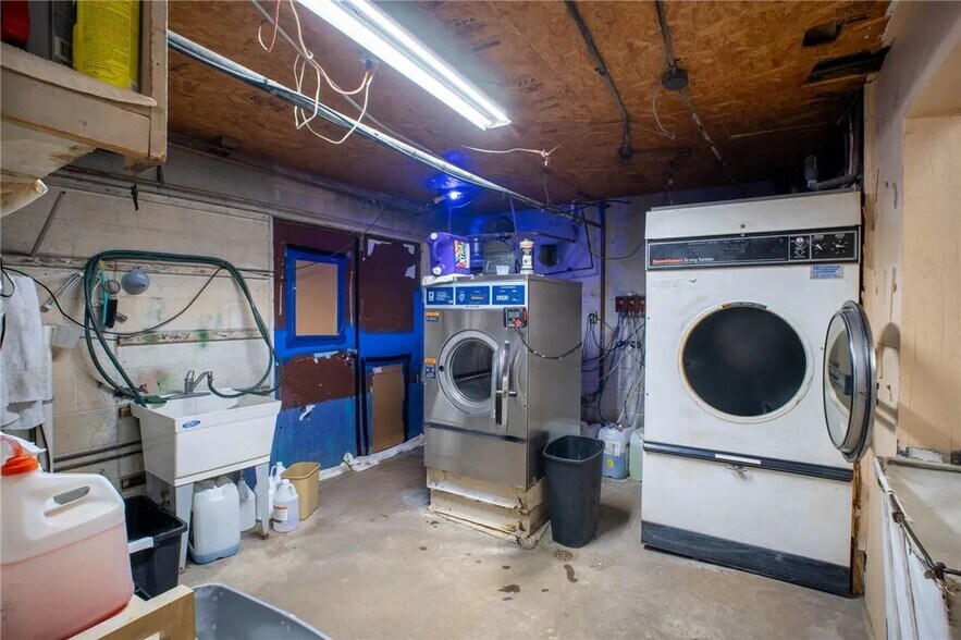 More Photos Of 520 S Jackson St, Jacksonville Hotel For Sale