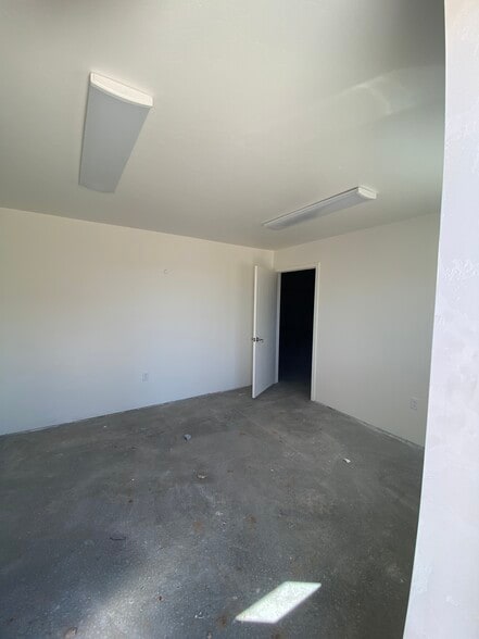 More Photos Of 8219 S Camino de Cafe, Tucson Industrial For Lease